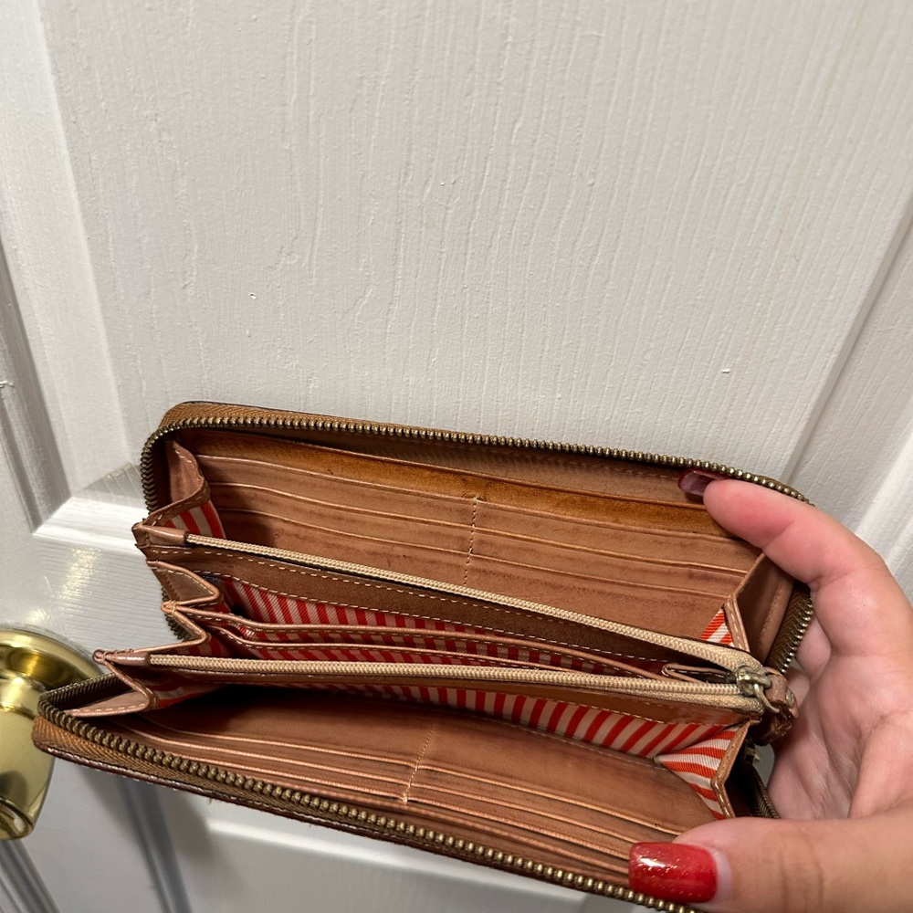 Kate spade ♠️ wallet - Picture 2 of 3